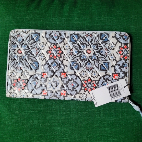 Vera Bradley Accessories - Vera Bradley Lisbon Medallion Personal Travel Organizer